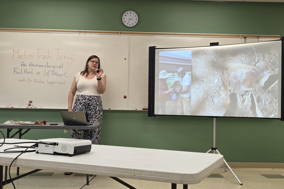 Dr. Kisha Supernant shows archeological findings